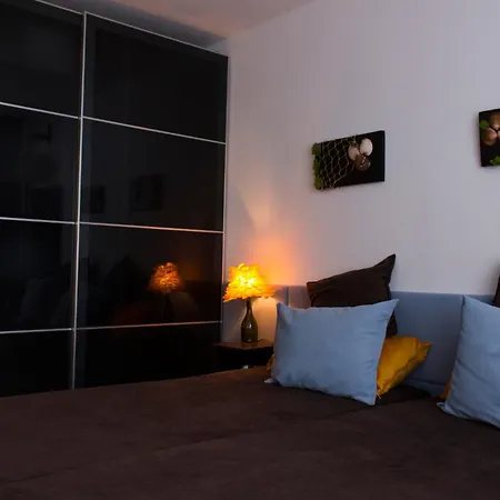 Chodecka Apartment *